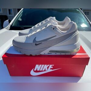 BNWT - Men’s Nike Air Max Pulse - Light Bone - Size 13